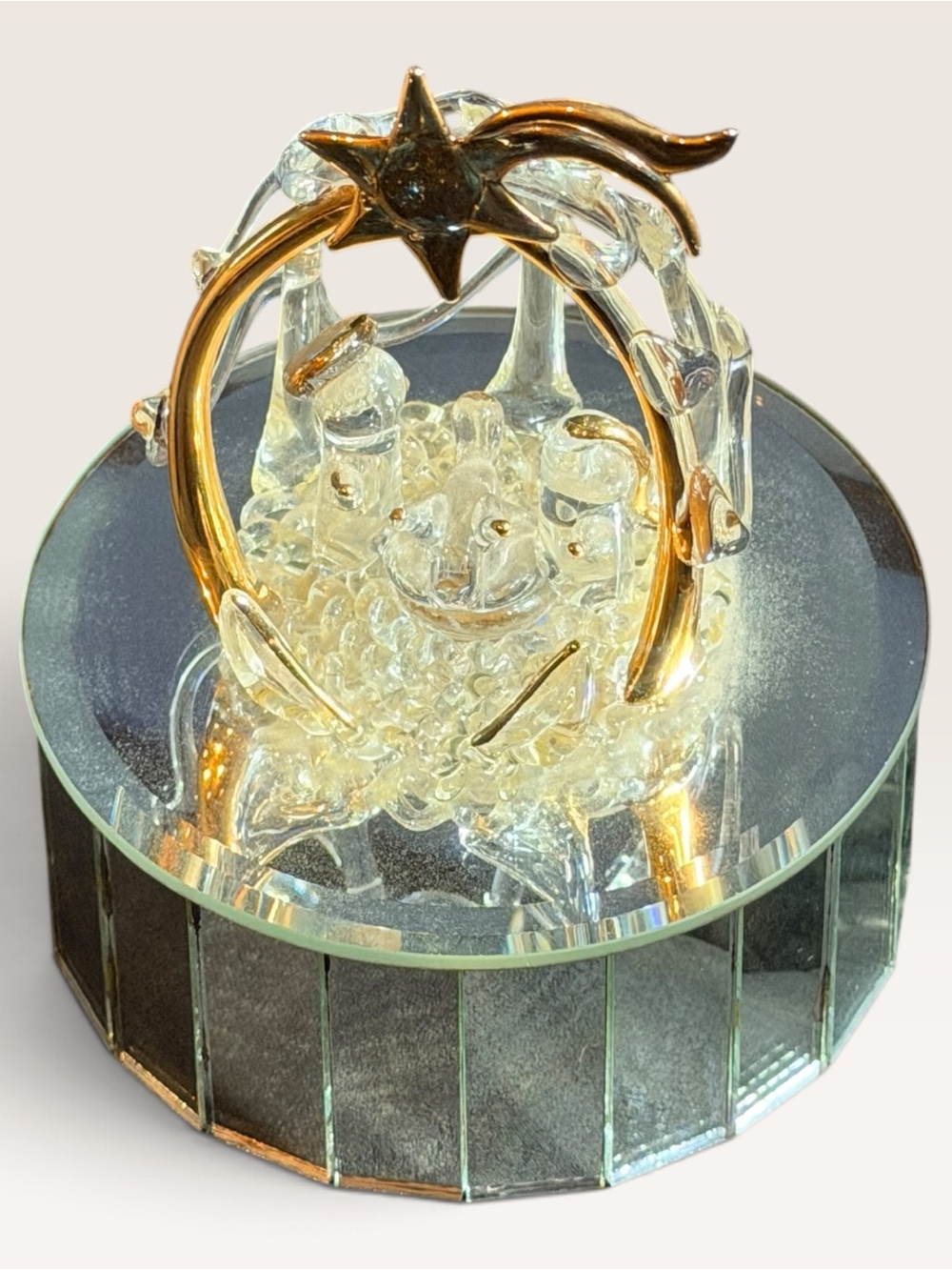 Vintage Glass Baron Nativity Music Box Mirrored Base Gold Accents